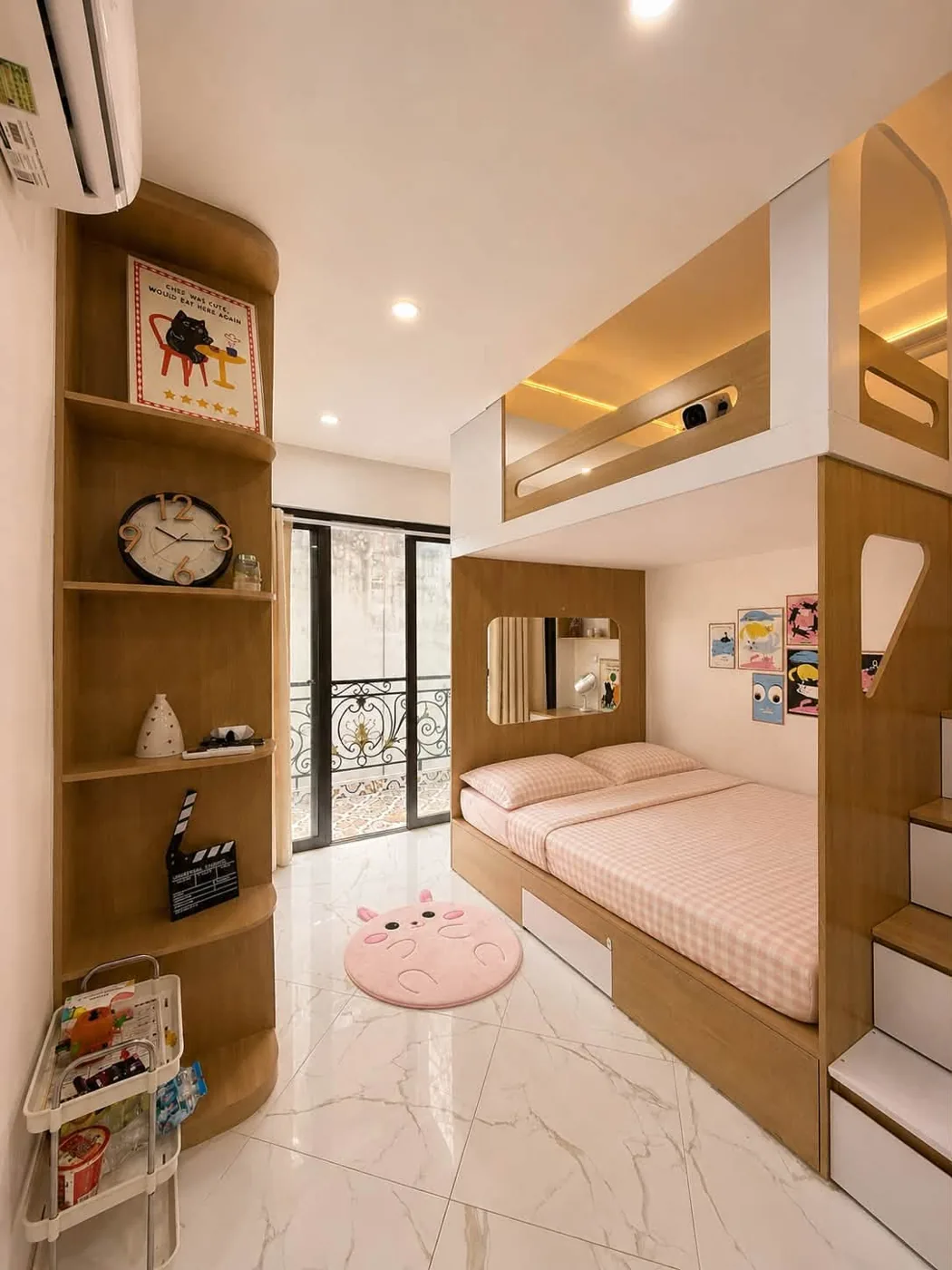 Phòng Trường Chinh 601: gác gỗ, ban công, ga hồng