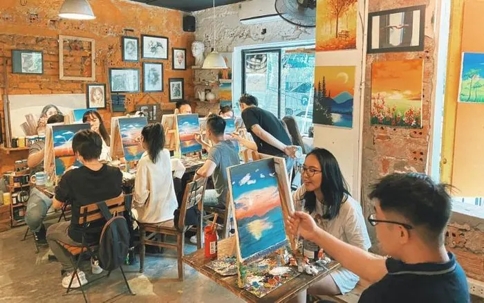 Couchsurfing Café – vẽ tranh