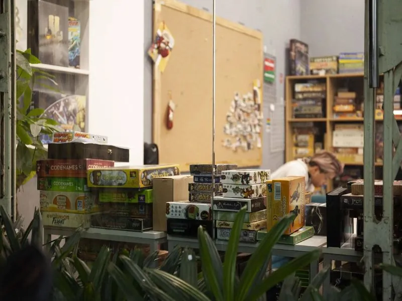 Nona Cafe & Boardgame Hoàng Ngân
